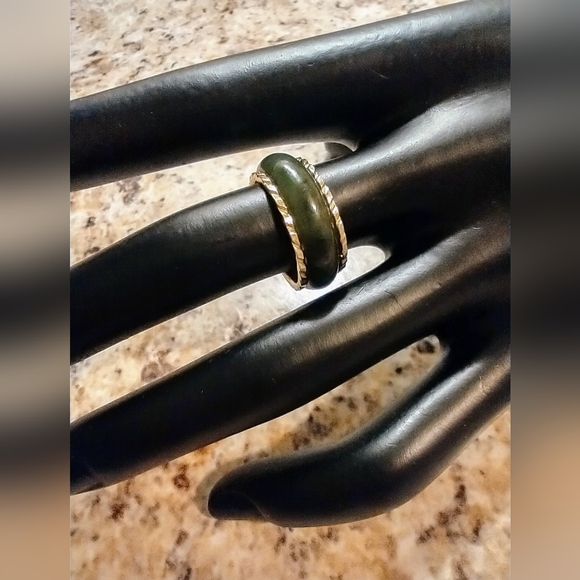 Eternity/Wedding Band Ring 14kt Gold band & Jade - Picture 12 of 16